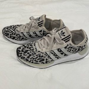 adidas Originals Women's Swift Run X Shoes